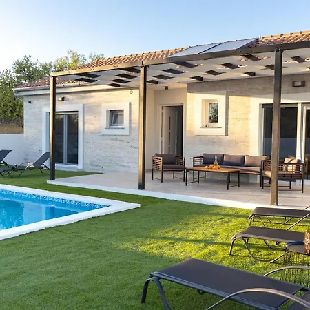 Tatil Evi Nena I Pet-friendly Retreat With Private Pool, Near Sibenik Stankovci (Zadar)