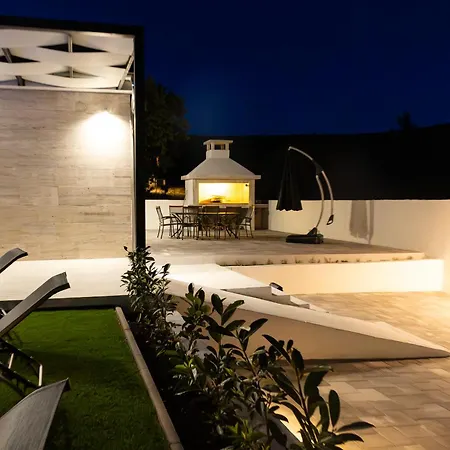 Nena I Pet-friendly Retreat With Private Pool, Near Sibenik