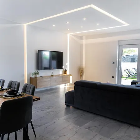 Nena I Pet-friendly Retreat With Private Pool, Near Sibenik Дом отдыха