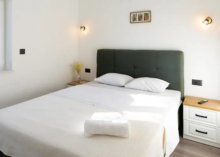 Nena I Pet-friendly Retreat With Private Pool, Near Sibenik *
